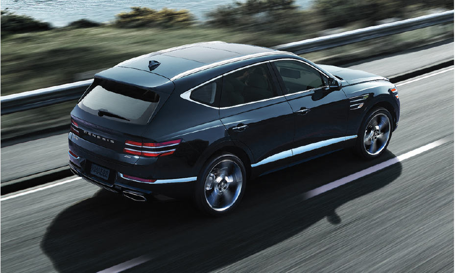 Genesis GV80 driving fast